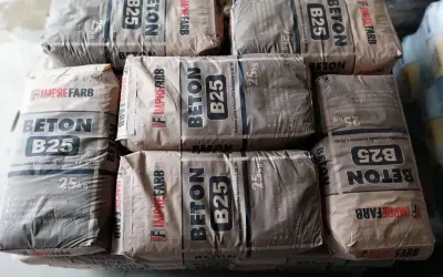 Siedem worków betonu B25 po 25 kg każdy. Informacje o tym, ile cementu na kubik betonu, znajdziesz na opakowaniu.